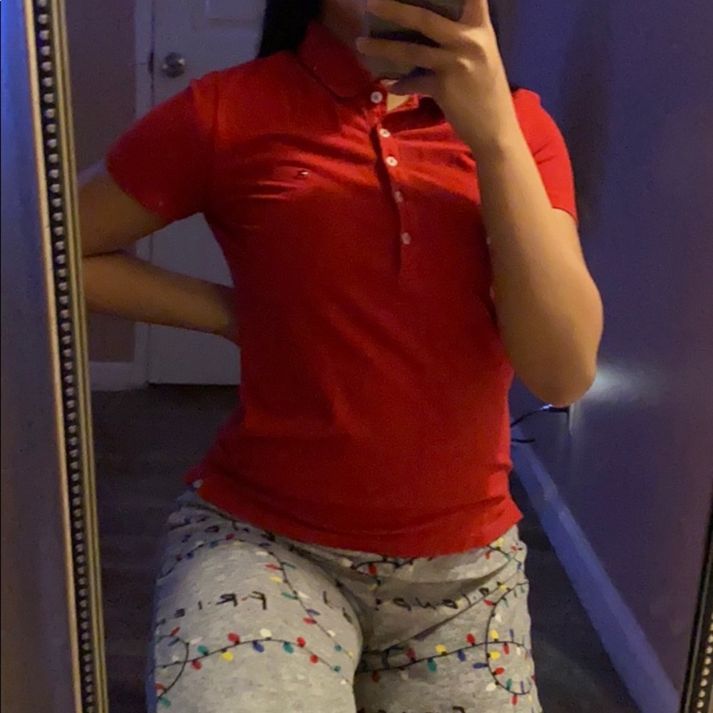 Red tommy shirt